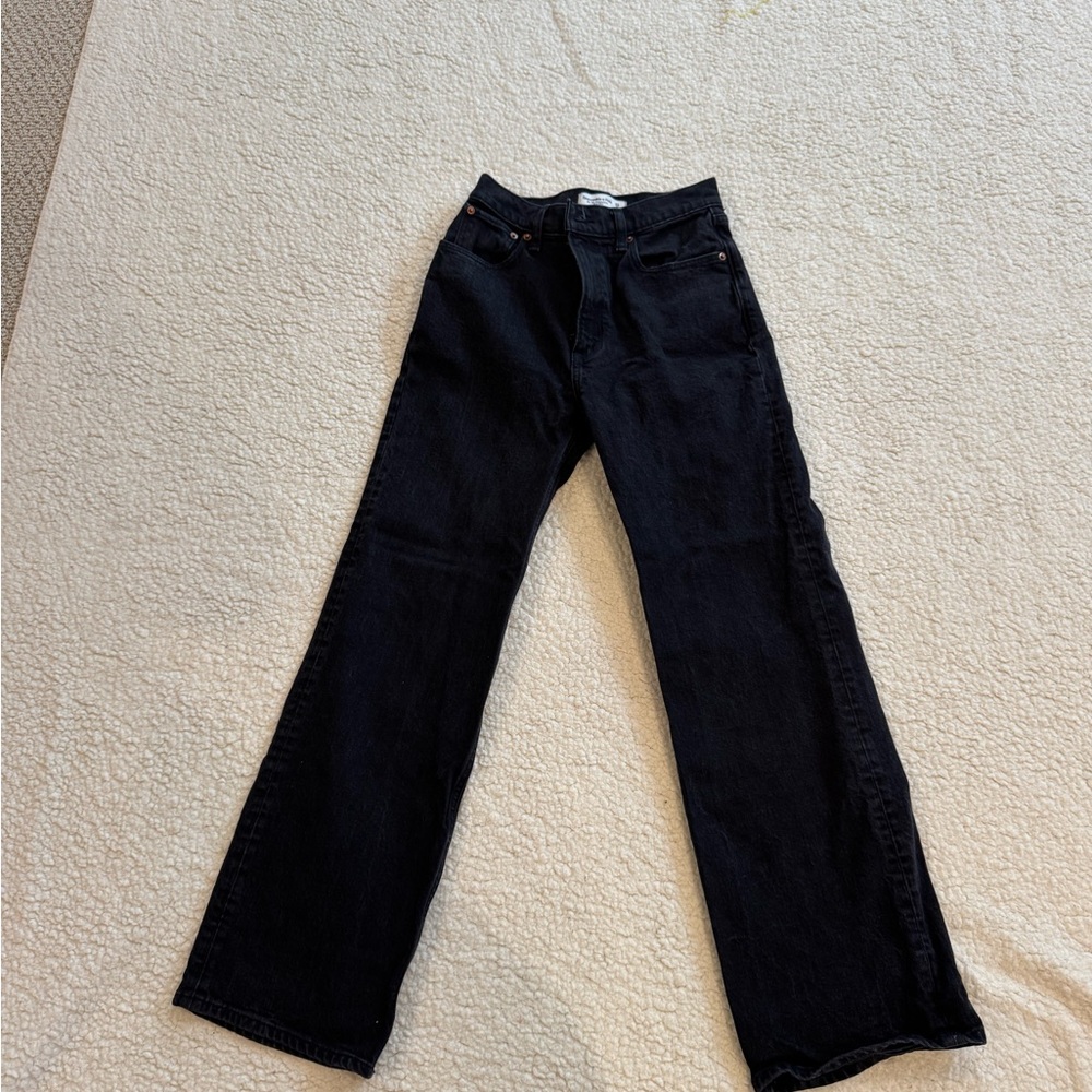 Abercrombie & Fitch Women's 90s Relaxed Jean High Rise - Black